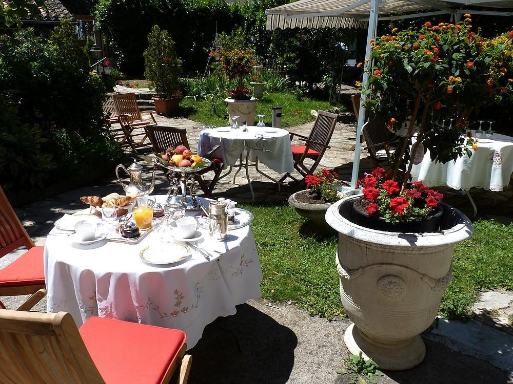 Hotel Le Mont Royal Realmont Bagian luar foto