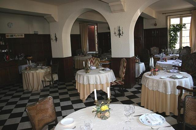 Hotel Le Mont Royal Realmont Bagian luar foto