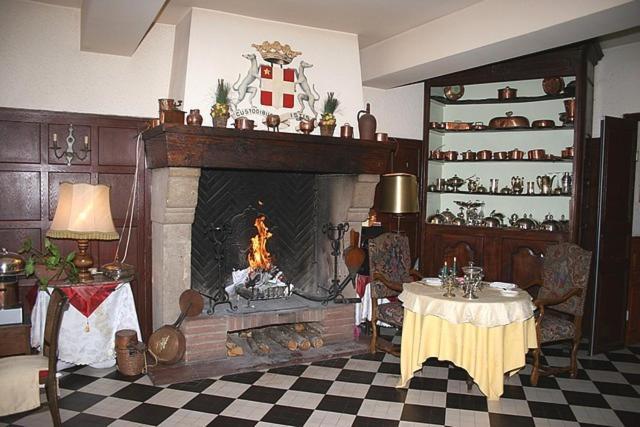 Hotel Le Mont Royal Realmont Bagian luar foto