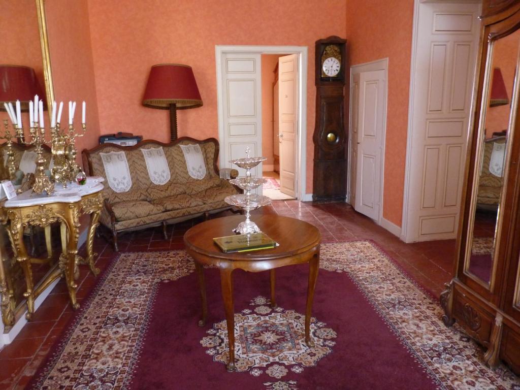 Hotel Le Mont Royal Realmont Bagian luar foto