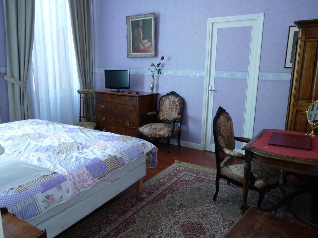 Hotel Le Mont Royal Realmont Bagian luar foto